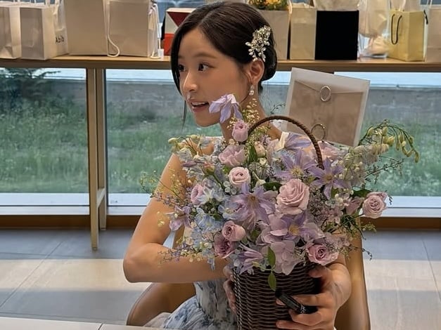 아일릿 원희는 안 왔나?…사촌언니, 피아니스트다운 고운 자태