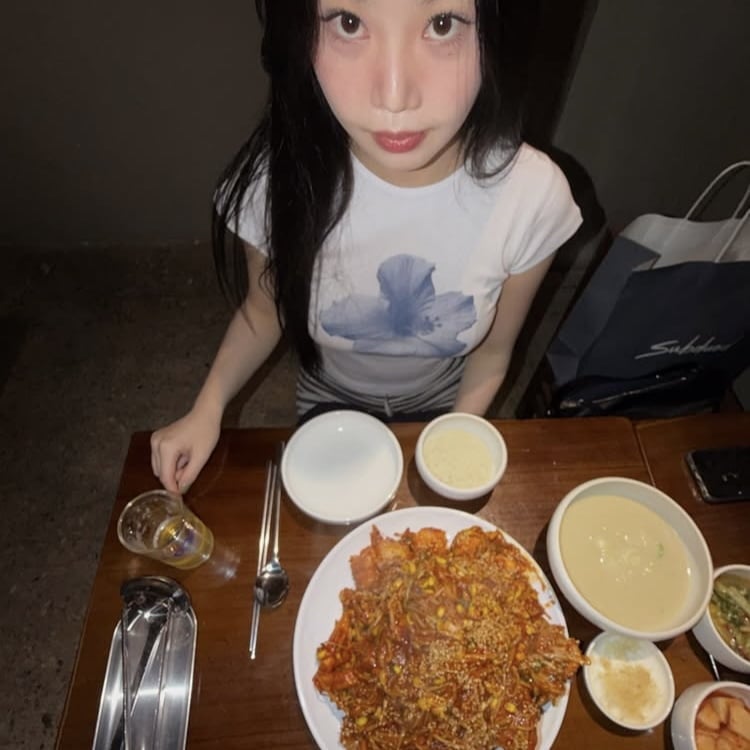 ‘아이들 탈퇴’ 서수진, 맥주 벌컥벌컥…대왕 백숙 양은 안 줄어드네