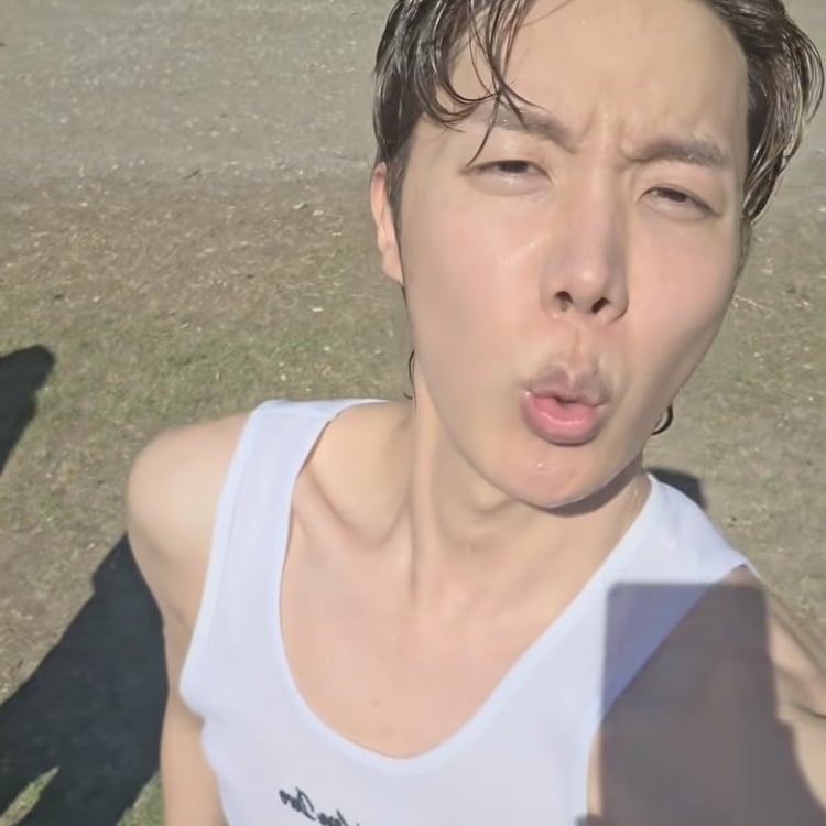 제이홉, 아미들 몰래 관광지 찍먹…뮌헨 풍경은 못 침지