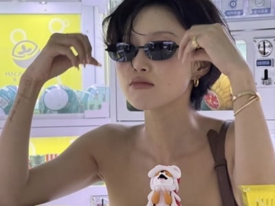 화사, 맨몸으로 외출한줄…사진에 살색만 가득해서 당황