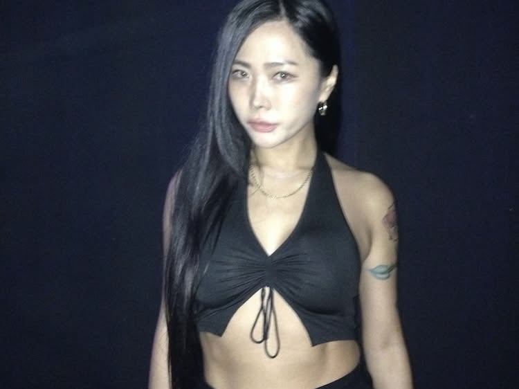 허니제이, 가릴 곳만 가렸네…유부녀의 파격 노출
