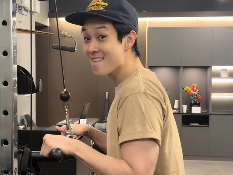 최우식 표정이 왜그래…BTS 뷔도 질렸다