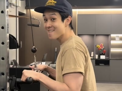 최우식 표정이 왜그래…BTS 뷔도 질렸다