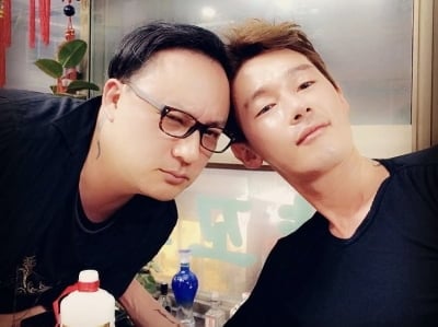 “왜 불러놓고 말을 못 했어”…허지웅, 故신해철 향한 먹먹한 그리움