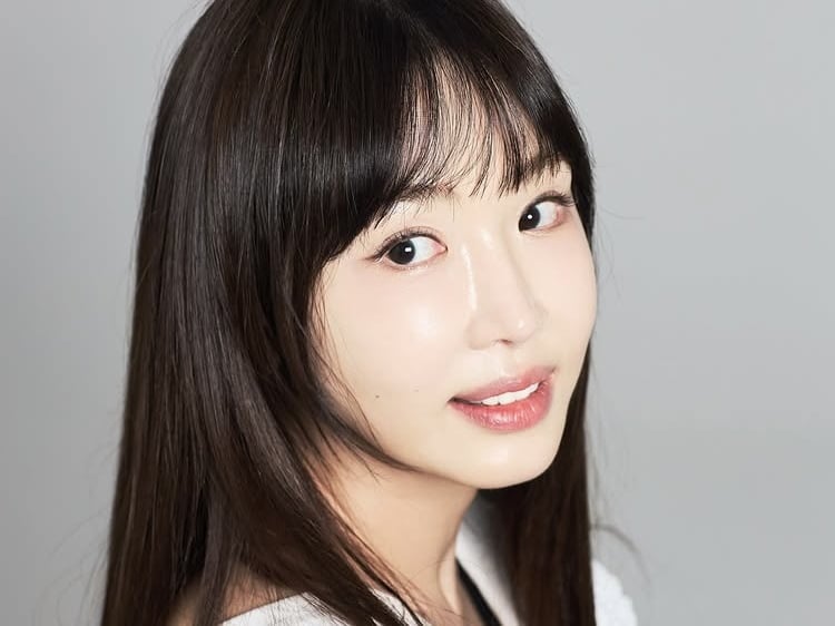 강예원, 눈 앞트임 또 했나? 달라진 눈매와 얼굴