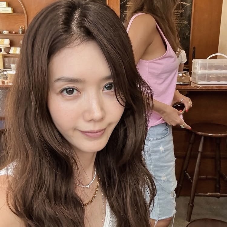 누가 좀 알려줘요…채정안, 셀카 각도 때문에 다크서클이 한가득