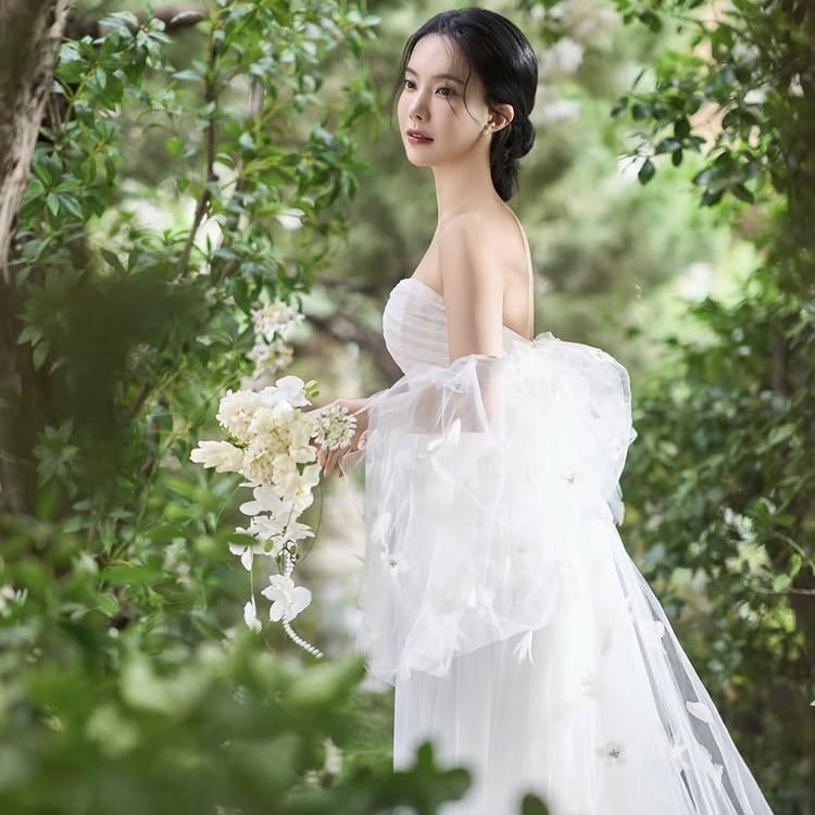 ‘10월 결혼’ 김나희, 훈남 남편 공개…“더없이 행복한 날” 청모 시작