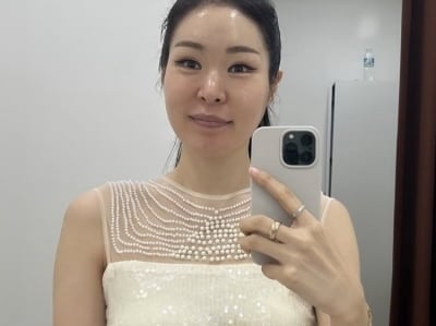 미자, 살이 좀 올랐나…볼살은 통통한데 드레스는 잘 들어가네