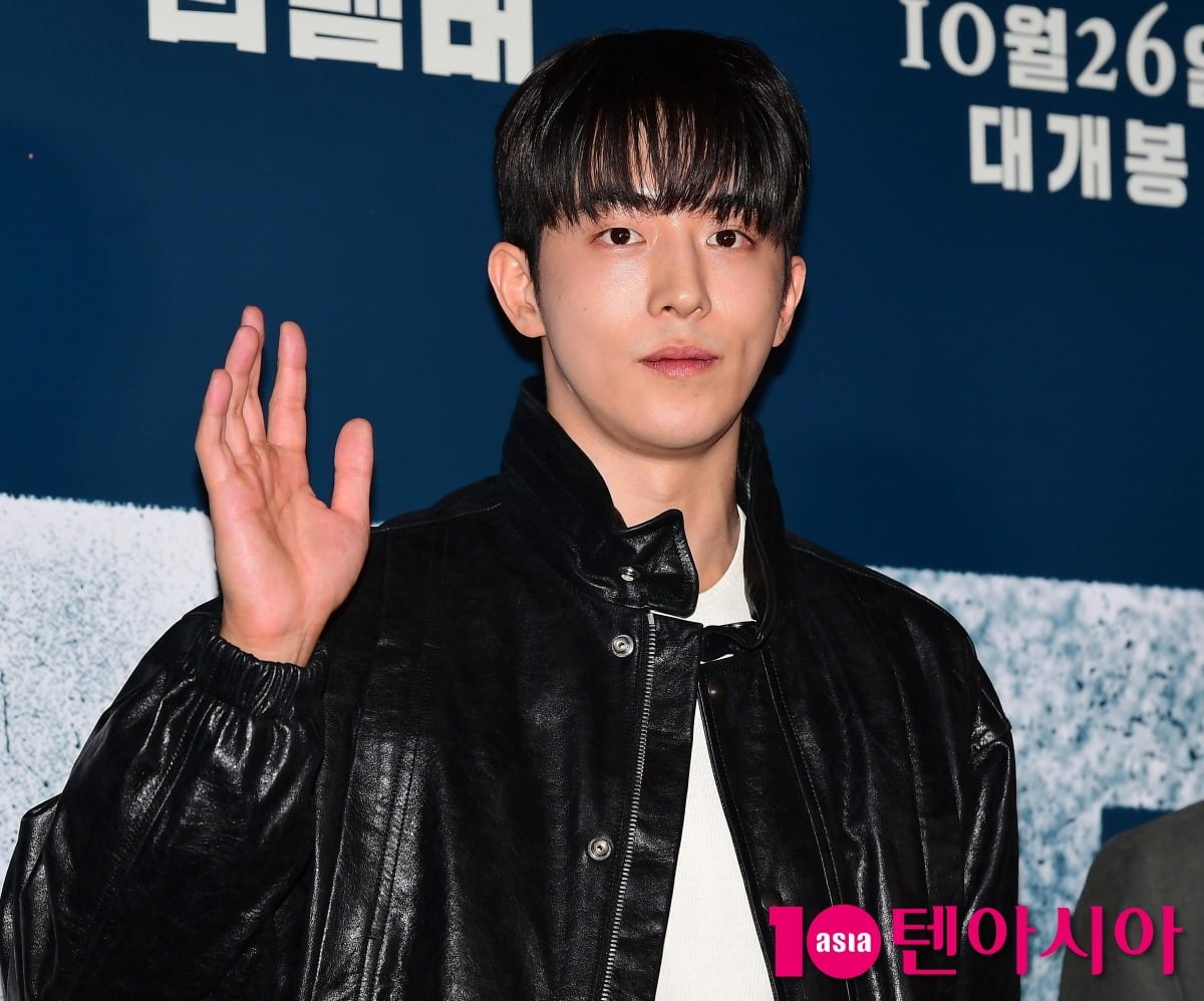 배우 남주혁이 포즈를 취하고 있다. /사진=텐아시아DB