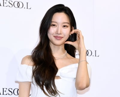 [공식] 문가영, '82억 추징금 부과' 판타지오와 손 잡았다…차은우·김선호와 한솥밥
