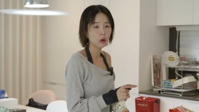 신지, 염증으로 퉁퉁 부은 손가락…"♥문원에게 말 안 해 혼났다" ('어떠신지')