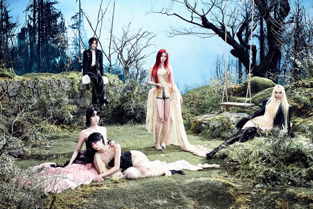 LE SSERAFIM BIRCH SCAR Concept Photo / SOURCE MUSIC (HYBE)