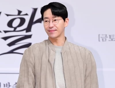 '비연예인♥' 엄기준, 결혼 후 부부 갈등 고백…"1년간 무척 싸워, 다시 좋아지는 중" ('전현무계획')