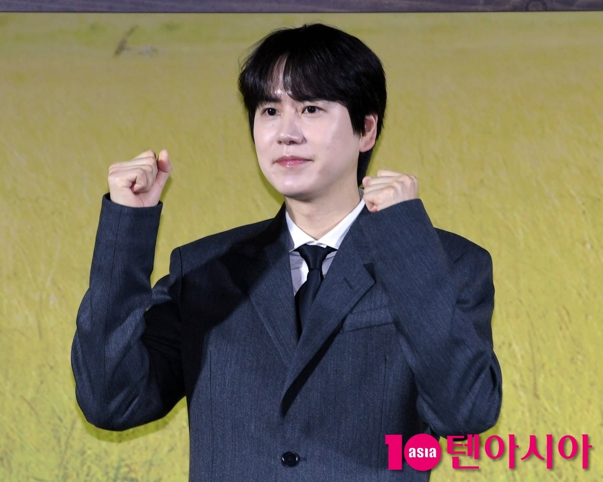 규현이 공식 행사에 참석해 포즈를 취하고 있다./사진=텐아시아DB
