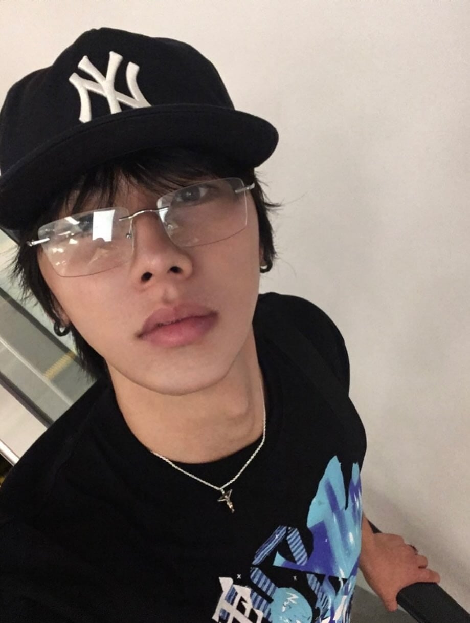 배우 모건후가 SNS 활동을 둘러싼 논란에 관해 해명하며 사과했다./사진=모건후 SNS