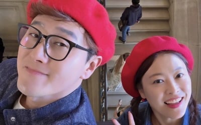 심진화, ♥김원효에 받은 명품백만 '1억'이라더니…결혼 15년차에도 파리서 '꿀 뚝뚝'