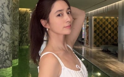 ♥이병헌 또 반하겠네…이민정, '44세 애둘맘' 안 믿기는 수영복 자태에 '입이 떡'