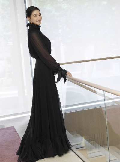 '43세' 안현모, 건강이상설 돌더니 여전히 아름다운 모습…드레스 입고 완성한 압도적 분위기