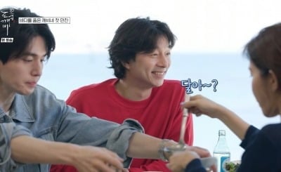 공유, 소주 달다는 김고은 보고 흐뭇…"10년 전에는 쓰다더니" ('도깨비 10주년') [종합]