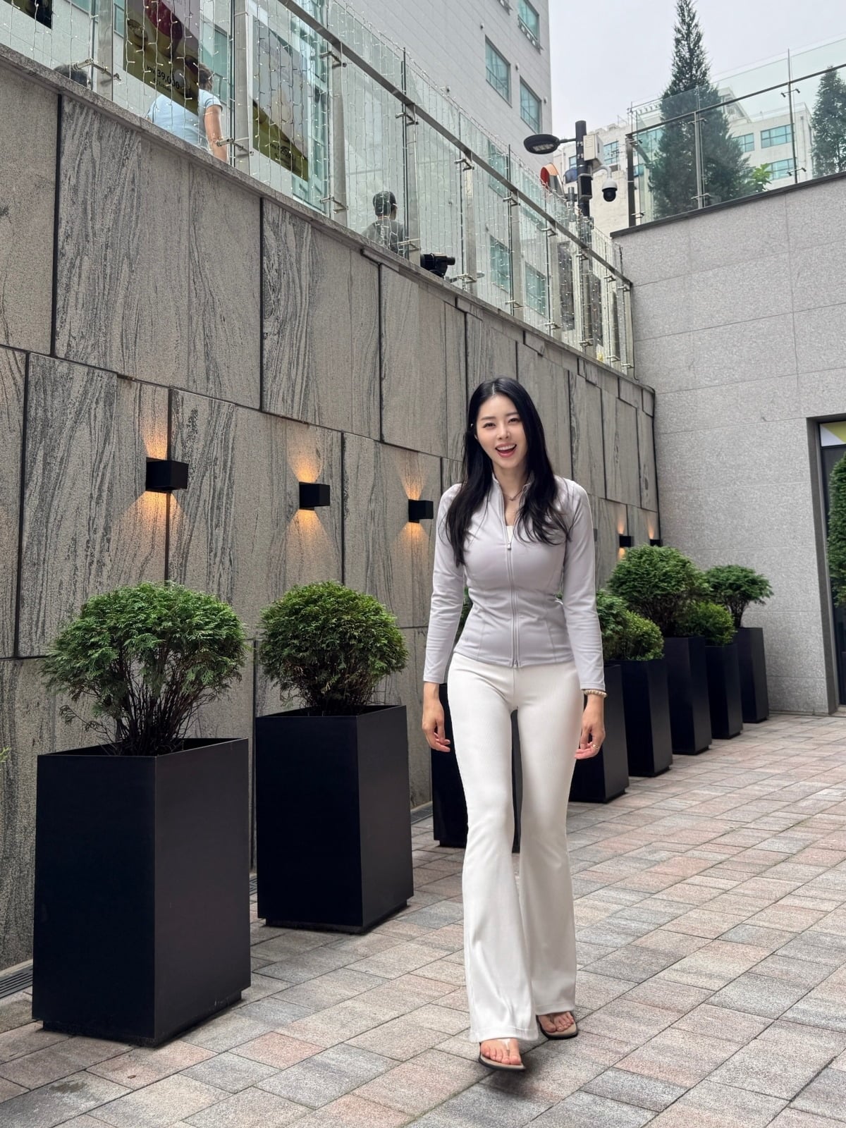 서동주가 환하게 미소 짓고 있다. / 사진=서동주 SNS