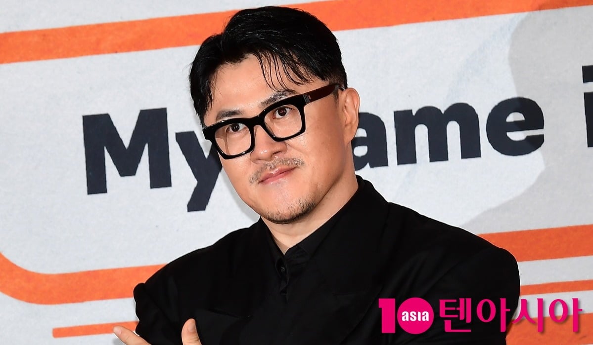 데프콘이 포즈를 취하고 있다 / 사진=텐아시아 DB