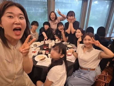 박은영 결혼식에 유명 개그우먼 전부 얼굴 비췄다…"우리 다 왔어!"
