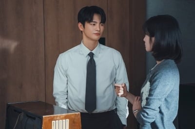 '내일도 출근' 박지현, 서인국 집 찾았다…미묘한 기류
