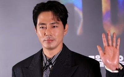 조인성 "말과 호흡하는 게 어려웠다"…주 2~3회씩 말 타며 승마 액션 준비 ('호프')