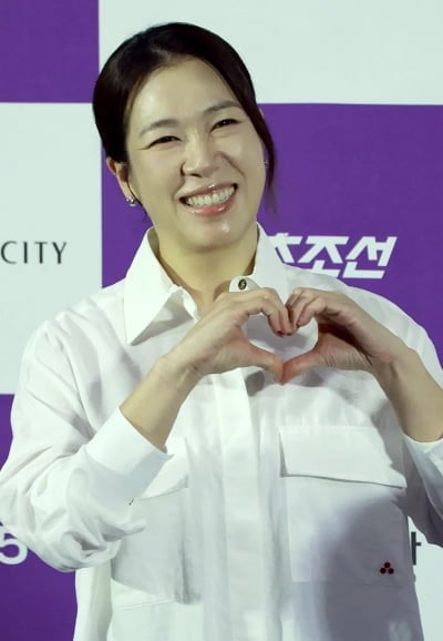 염혜란, '딸' 아이유 향한 존경심…"어쩜 저렇게 잘할까? 우리 딸내미"('청룡')