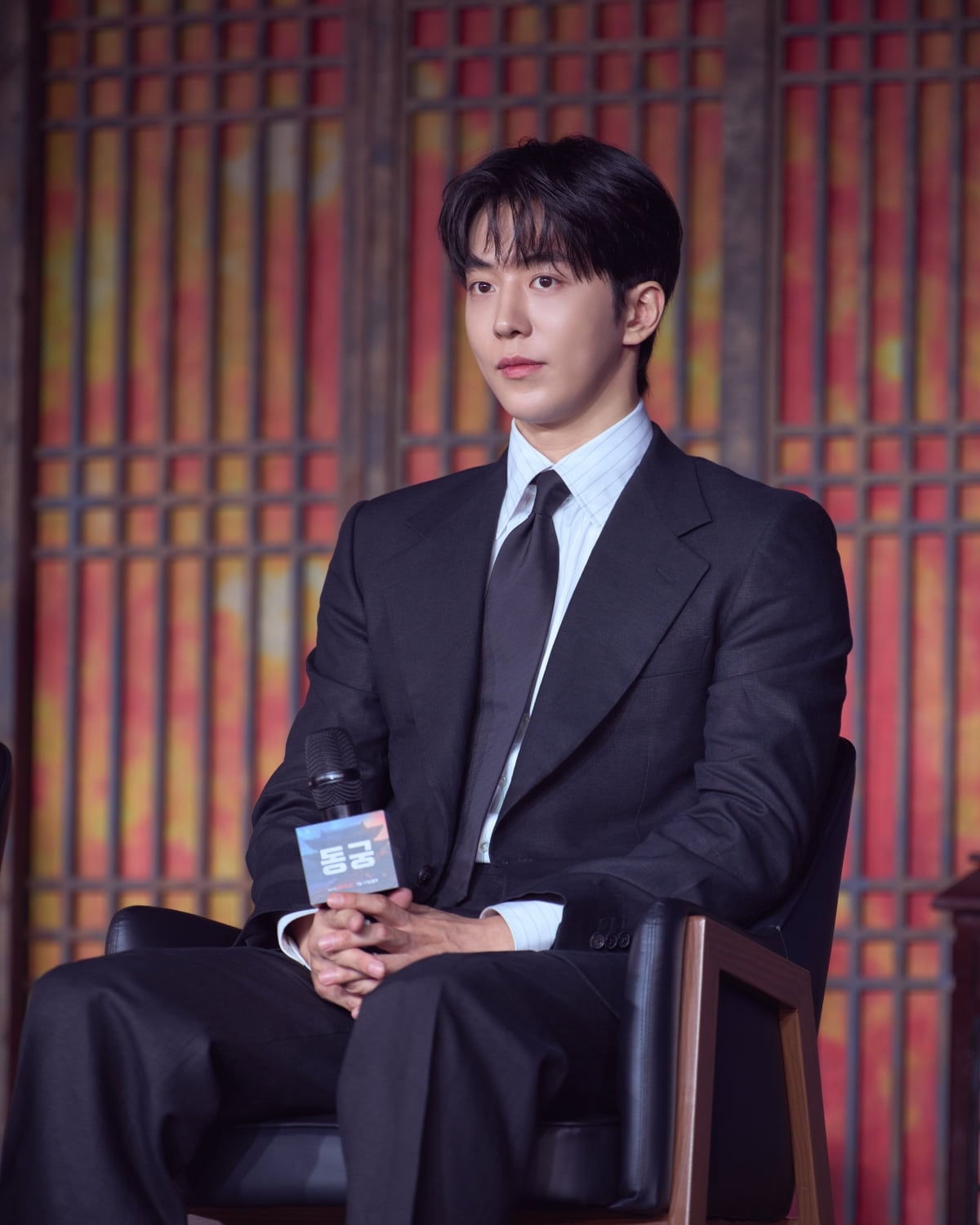 '동궁' 남주혁, 노윤서, 조승우, 최정규 감독이 포즈를 취하고 있다 / 사진제공=넷플릭스