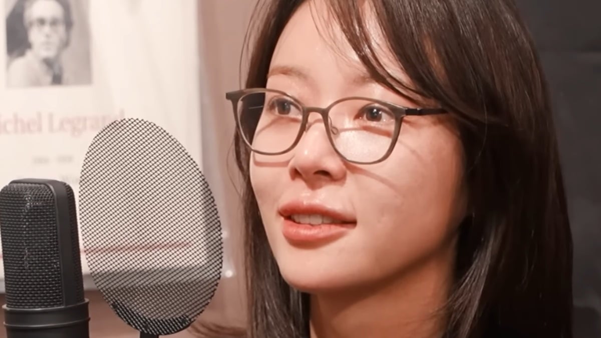 배우 황정음이 보컬 연습에 다시 도전했다. / 사진='황정음' 유튜브 영상 캡처