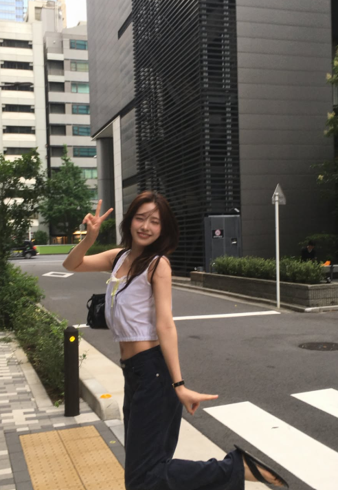 안유진이 근황 사진을 올렸다./SNS