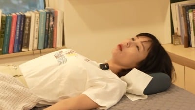 '44세' 신지, '뼈말라' 되더니 건강 적신호…"신체 나이 50대 수준" ('어떠신지')