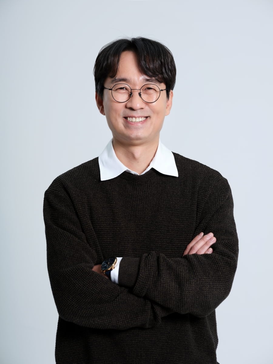 메인 MC로 나선 영화감독 장항준이 각오를 밝혔다. / 사진 제공 : SBS Plus ‘시간추적자 설록’