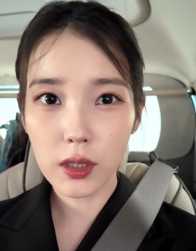 아이유가 SNS를 통해 근황을 알렸다. / 사진=아이유 공식 SNS 캡처