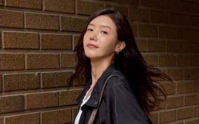 '48세' 채정안, 장마에도 명품 포기 못 해…C사 장화 꺼냈다