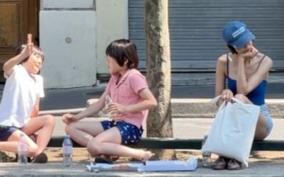 '마이큐♥' 김나영, 파리 한복판서 수영복 입고 '뻘쭘'…"알고 보니 수영 금지"