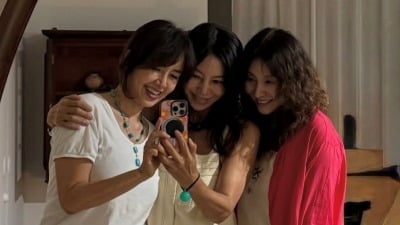 원조 미녀들 뭉쳤다…황신혜·최명길·신애라, 세월 비껴간 비주얼