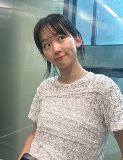 '기자 출신' 진기주, 37세 안 믿기는 상큼한 비주얼…'여친짤'의 정석
