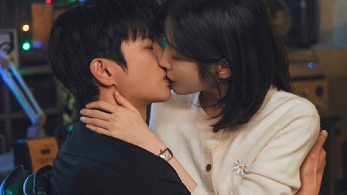 '내일도 출근'이 글로벌에서 흥행을 이어가고 있다./사진제공=tvN