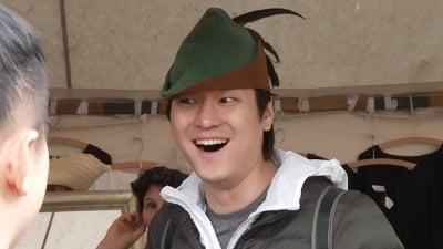 고경표, '패션 테러리스트'라더니…독일 축제서 반전 매력 발산 ('놀러코스터')
