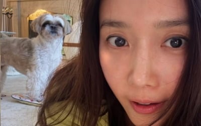 '48세' 채정안, 초근접 셀카에도 빛나는 꿀피부…"같이 건강 잘 챙기자"