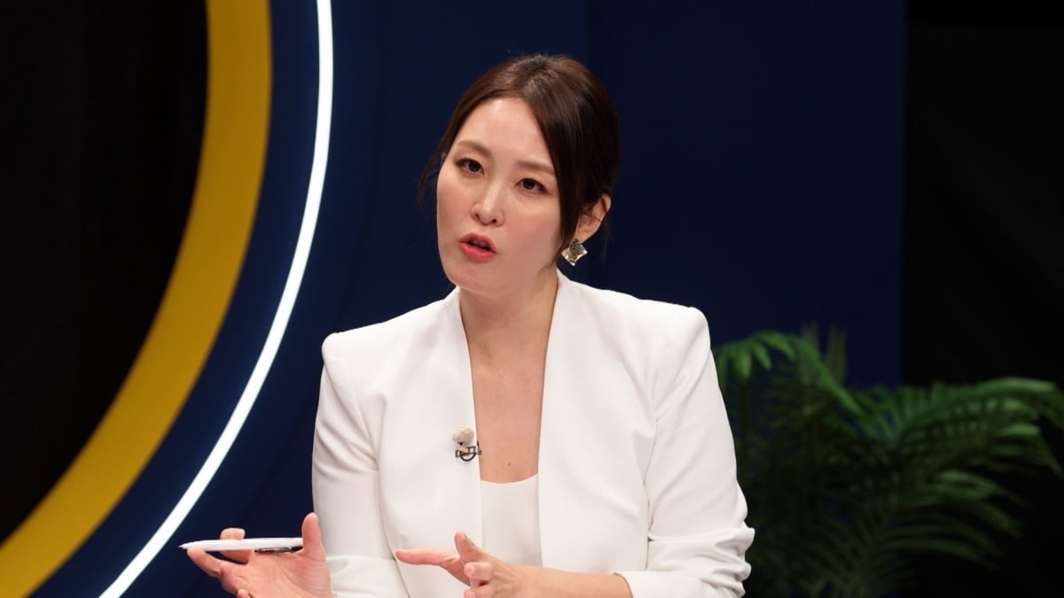 하버드대학교 역사학과 출신 신아영이 '시간추적자 설록'에서 활약한다. / 사진제공=SBS Plus