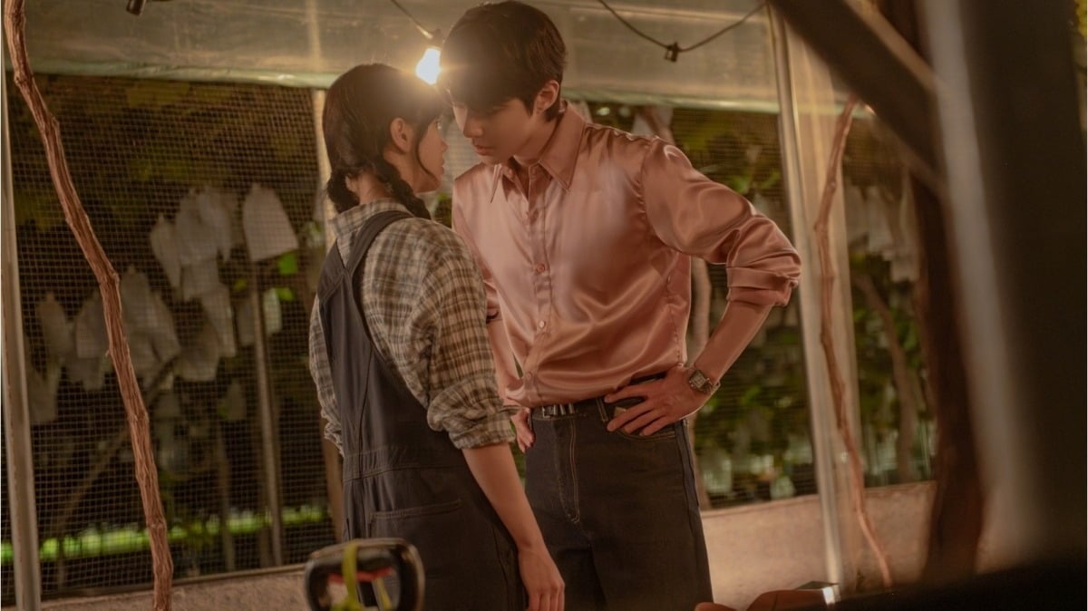 황인엽, 이헤리의 밀찻 투샷이 공개됐다./사진제공=KT스튜디오지니