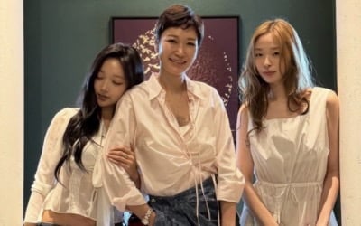 자식 농사 대박…변정수, 아이돌 비주얼 '모델·美 명문대생' 두 딸 사이서 '함박웃음'