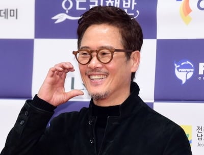 '제자 성폭행 혐의' 남경주,<br> 첫 재판 또 밀렸다