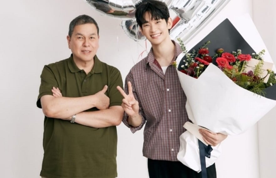 배우 김수현이 광고 촬영을 시작으로 약 1년 4개월 만에 공식 활동에 나섰다./사진=SNS 갈무리