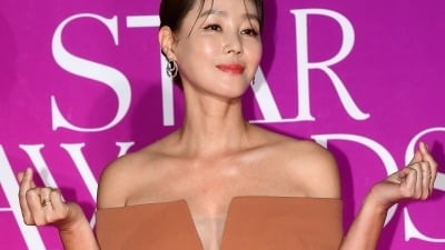 '59세' 김성령, '뼈말라' 거부하는 글래머 몸매…"몸무게 60kg 찍어" ('라스')