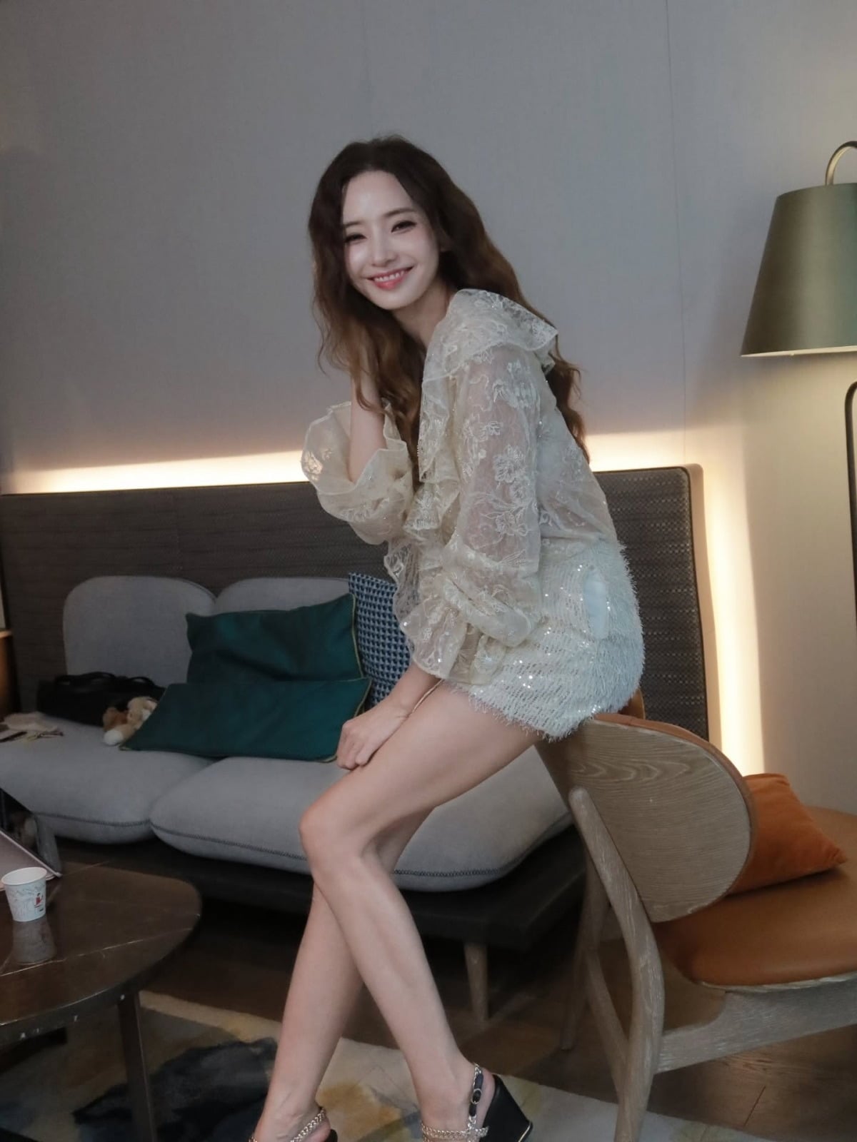 한채영이 도회적인 매력을 뽐냈다. / 사진=한채영 SNS 캡처