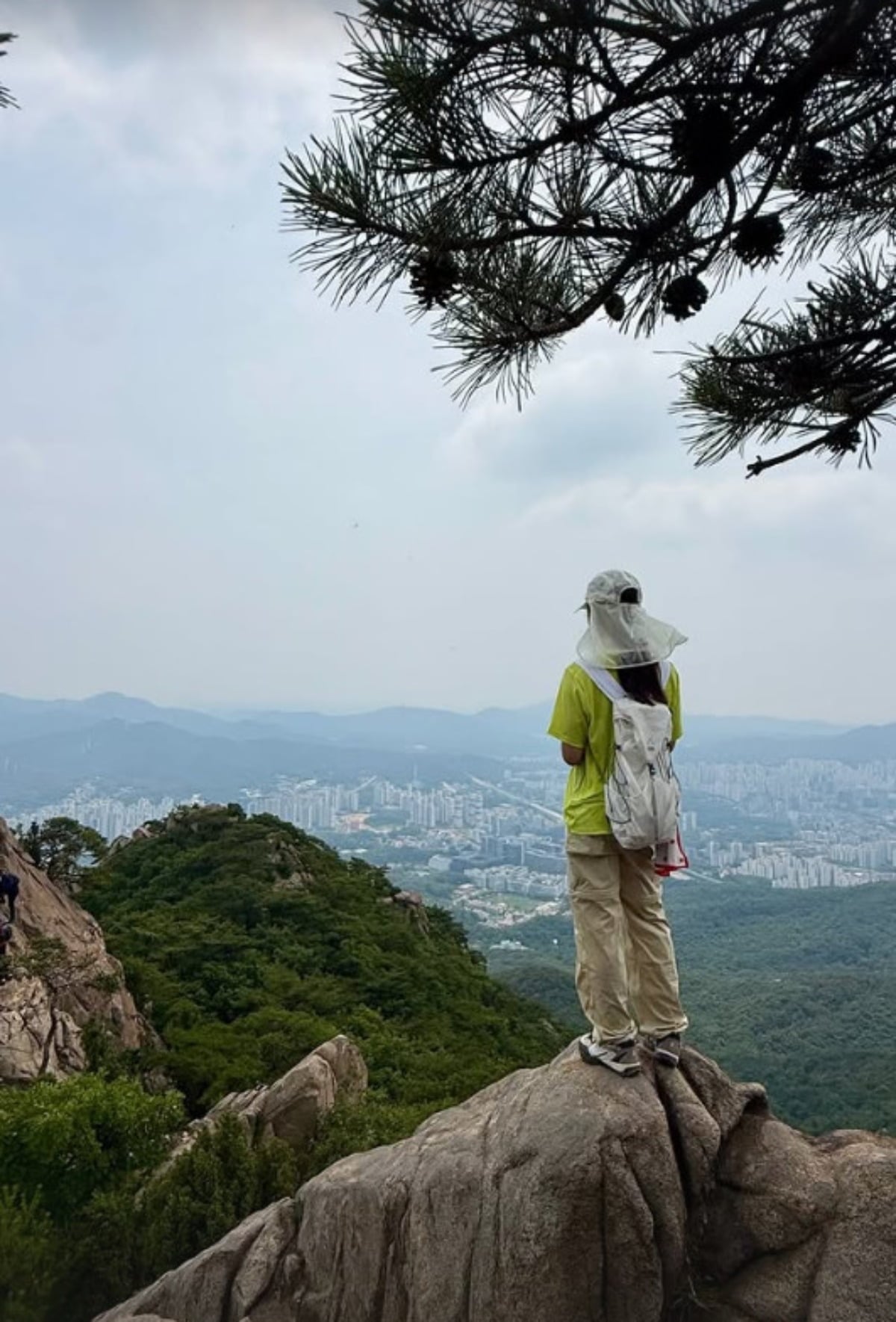 배우 이시영이 등산을 인증하고 있다. / 사진=이시영 SNS